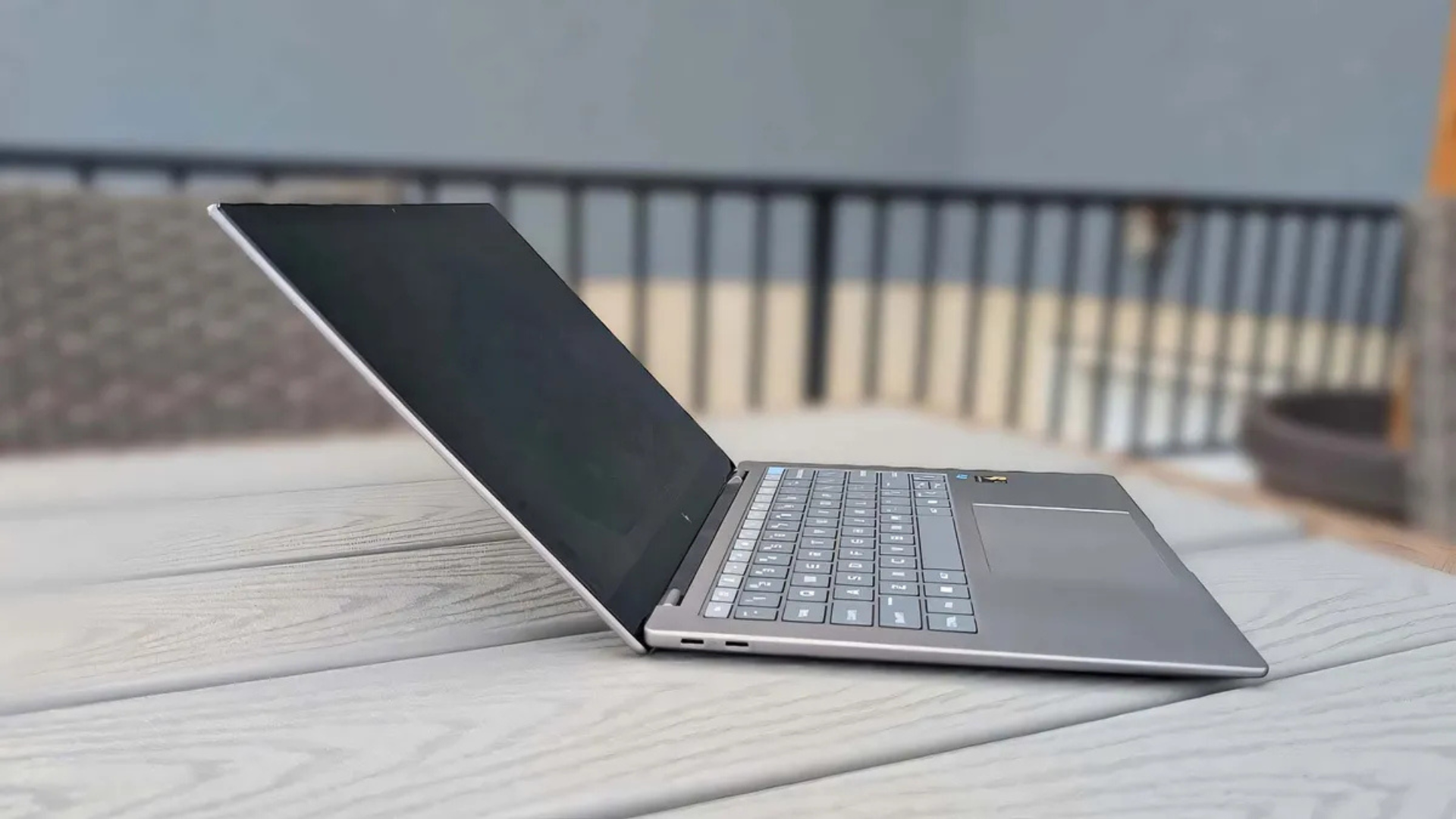 3 Lý do laptop Snapdragon là bạn đồng hành hoàn hảo cho du lịch 2025 10 3 Ly do laptop Snapdragon la ban dong hanh hoan hao cho du lich 2025 4