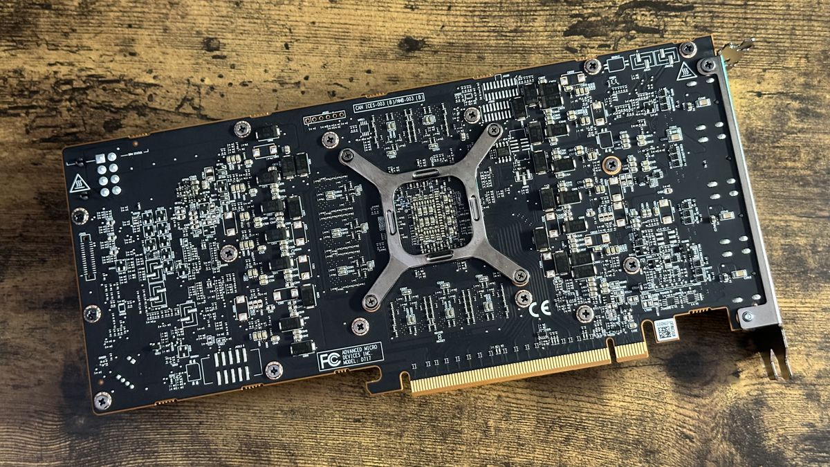 Đánh giá card đồ họa AMD Radeon PRO W7700 - Lựa chọn tối ưu cho kiến trúc sư, nhà thiết kế và dựng phim 12 AMD Radeon PRO W7700 5