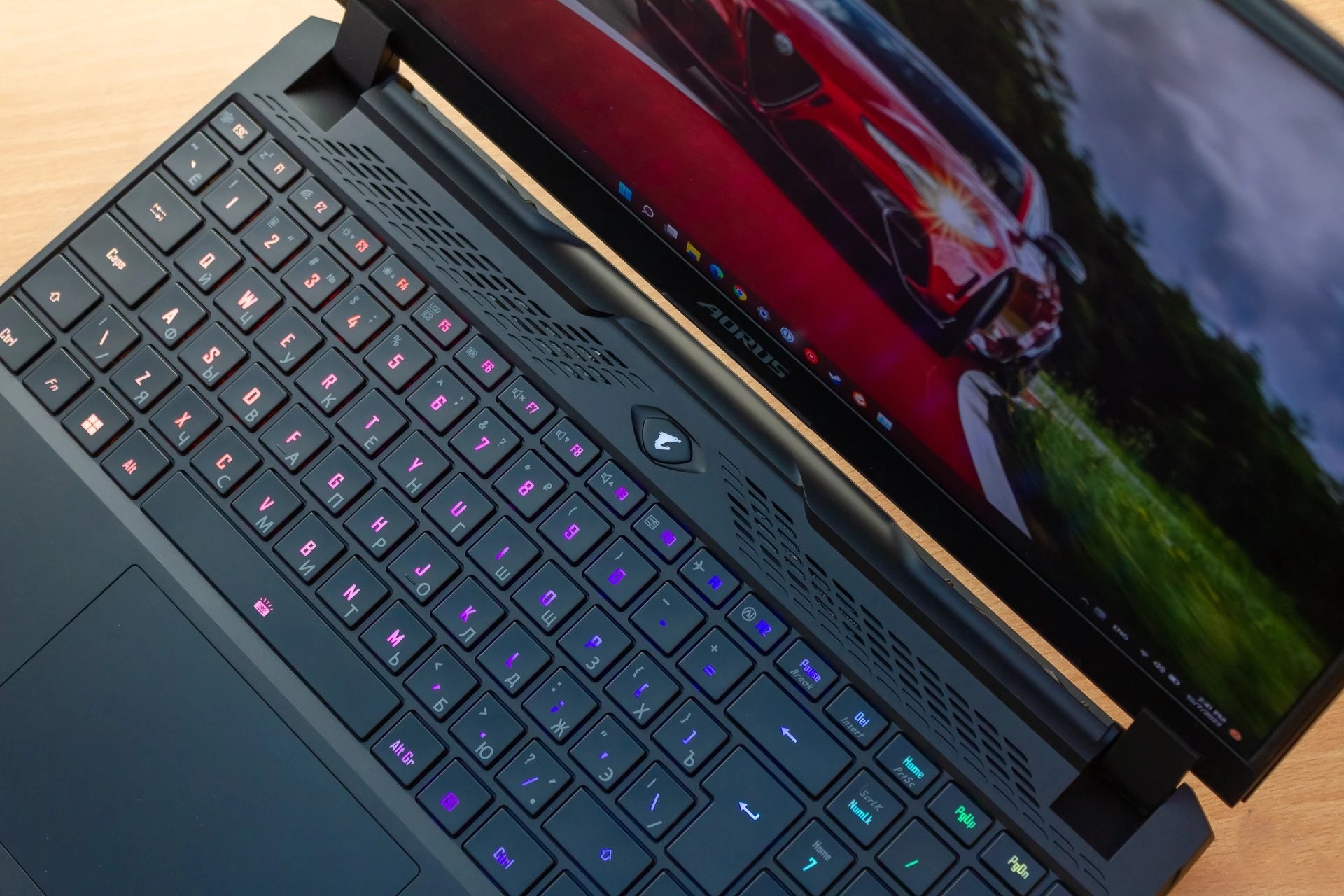 Đánh giá laptop gaming AORUS 15 (XE4): Đắm chìm vào thế giới game với đồ họa chân thực và mượt mà 54 AORUS 15 XE4 18