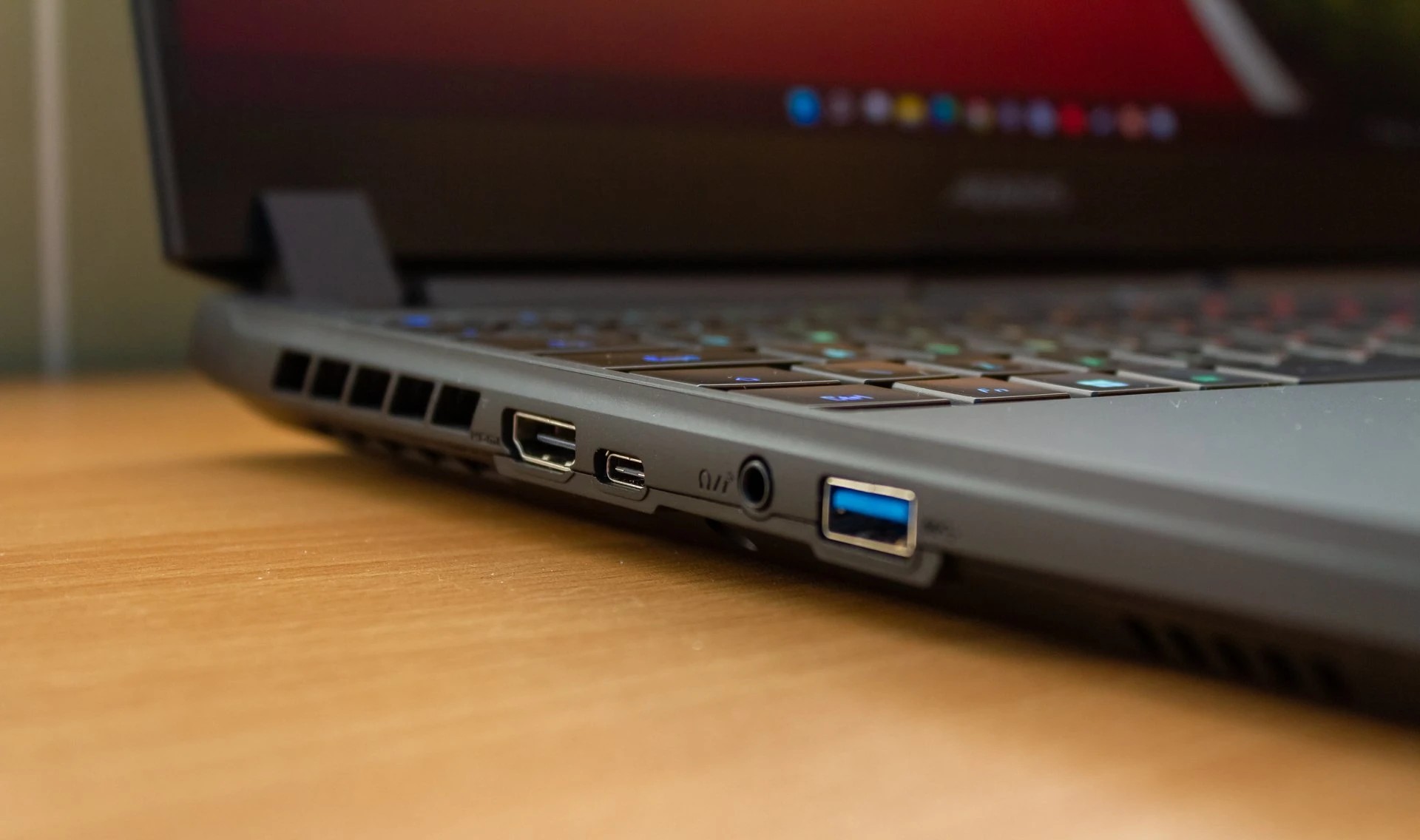 Đánh giá laptop gaming AORUS 15 (XE4): Đắm chìm vào thế giới game với đồ họa chân thực và mượt mà 45 AORUS 15 XE4 27