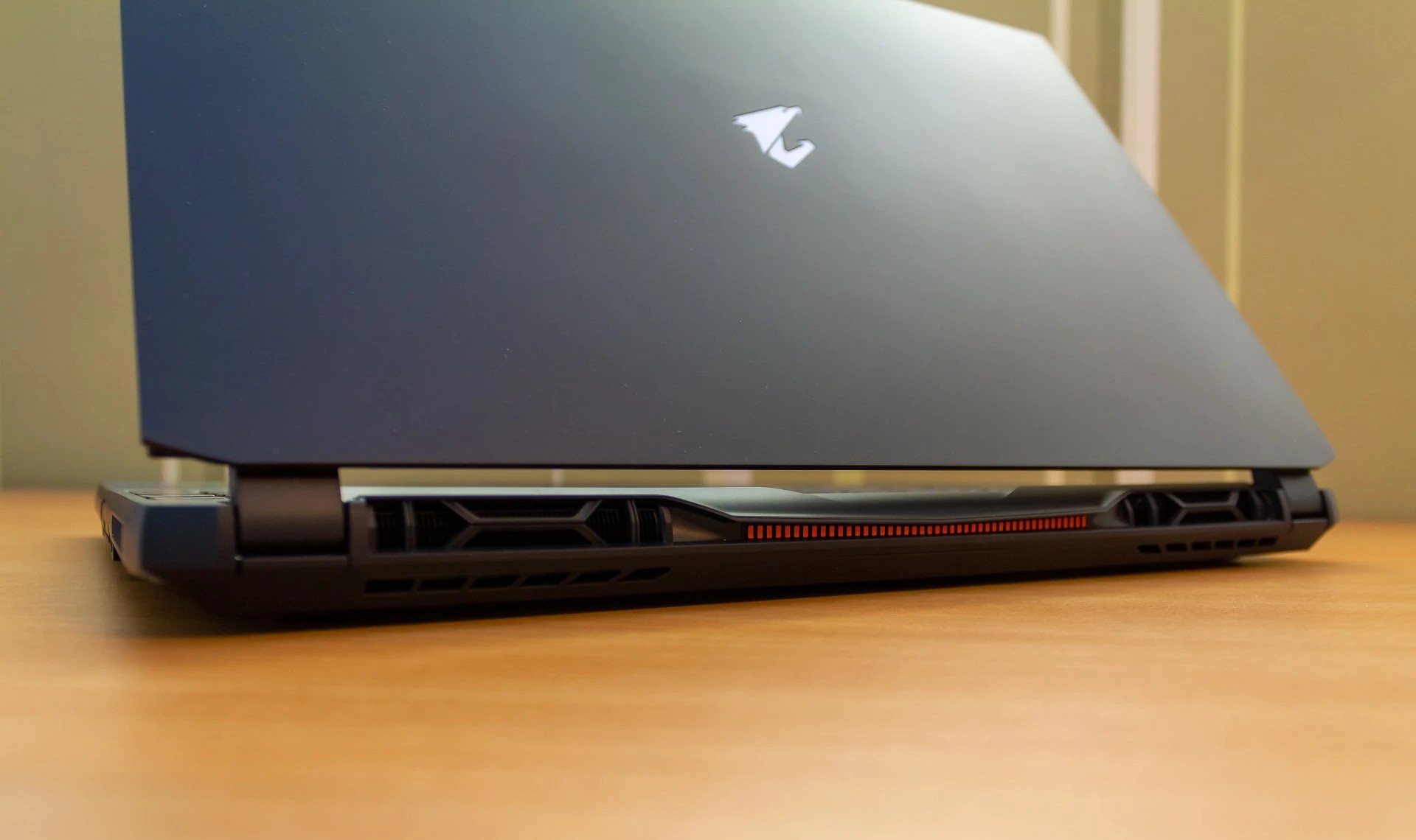 Đánh giá laptop gaming AORUS 15 (XE4): Đắm chìm vào thế giới game với đồ họa chân thực và mượt mà 63 AORUS 15 XE4 9