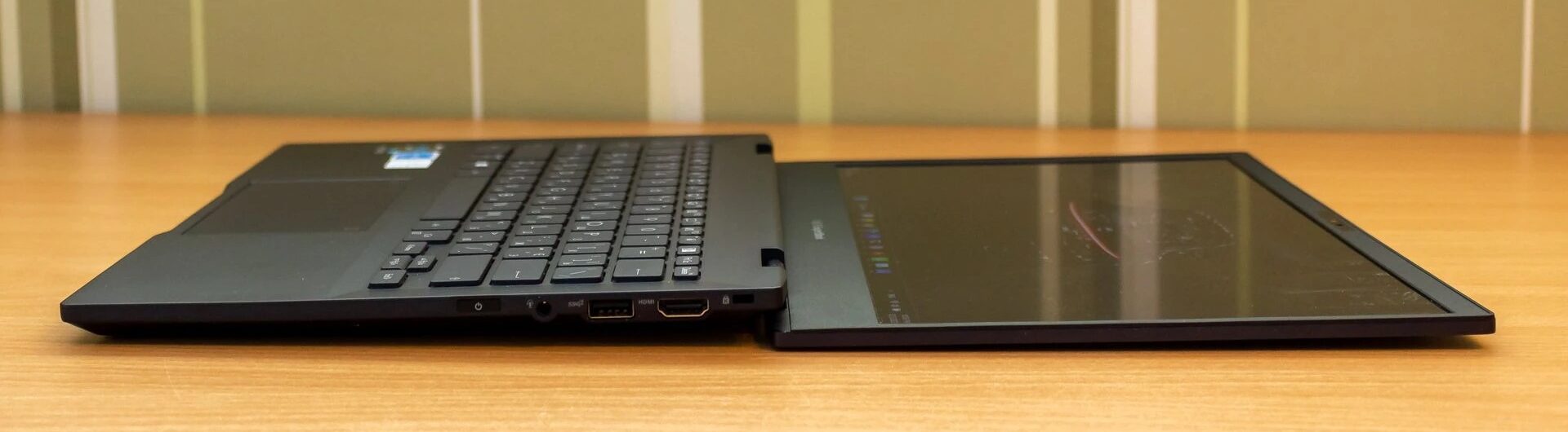 ASUS ExpertBook B5302CE 22 e1750490467256