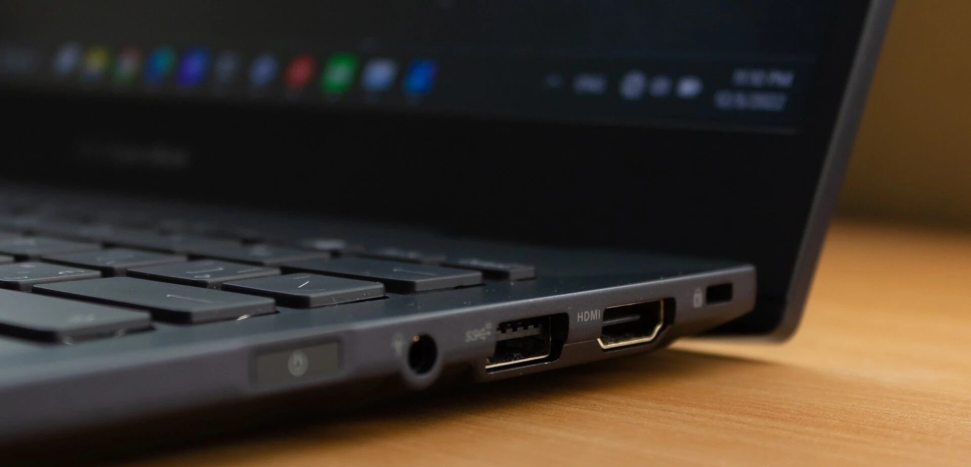 ASUS ExpertBook B5302CE 33 e1750490327251