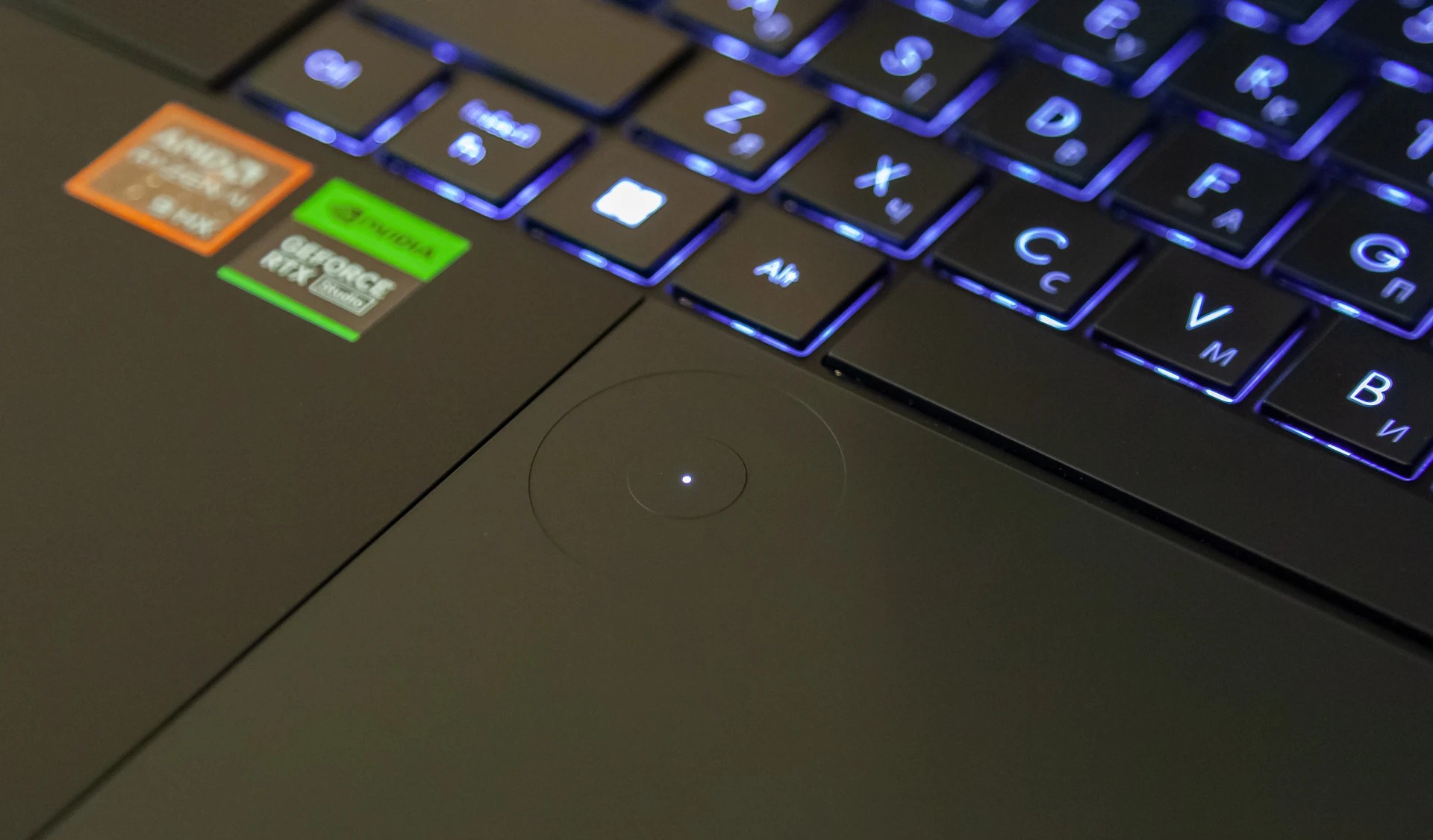 Đánh giá ASUS ProArt P16 (H7606WP) - Liệu có phải là chiếc laptop trong mơ của bạn? 75 ASUS ProArt P16 H7606WP 30