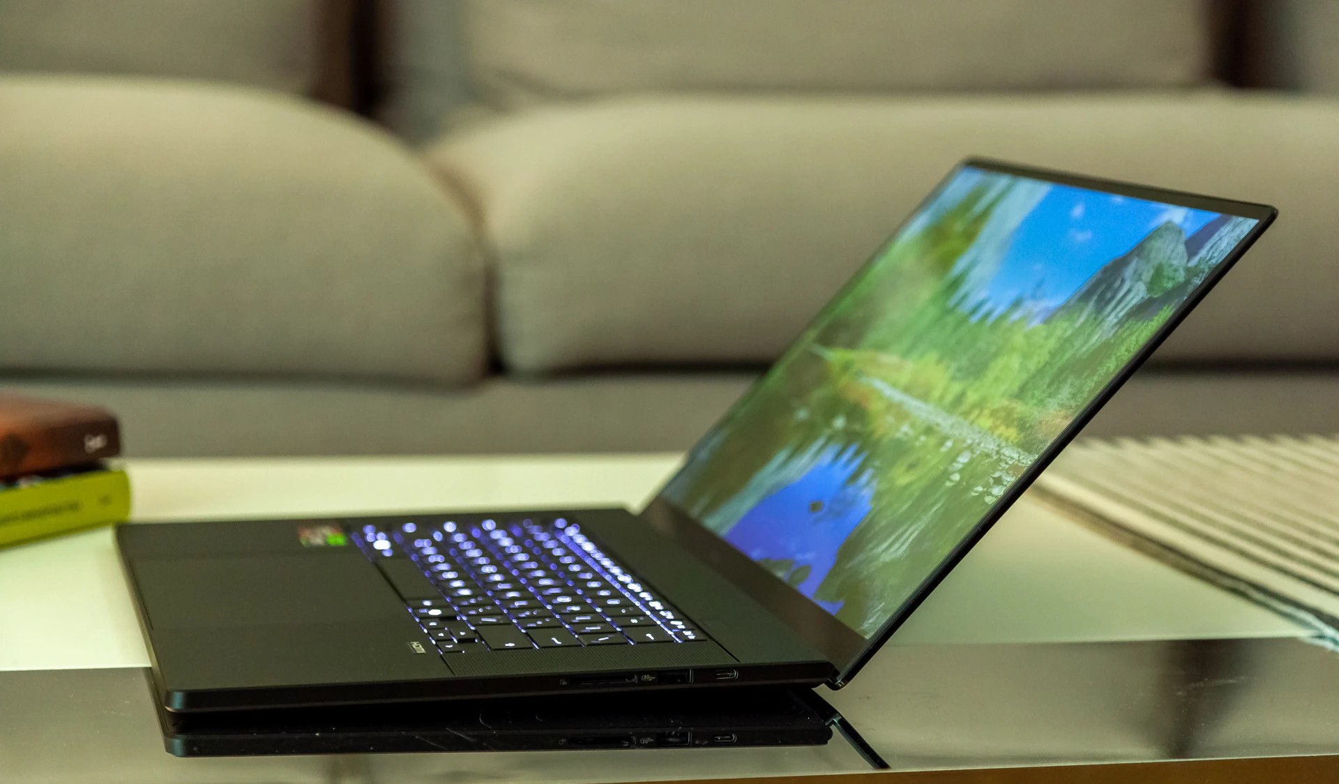 Đánh giá ASUS ProArt P16 (H7606WP) - Liệu có phải là chiếc laptop trong mơ của bạn? 64 ASUS ProArt P16 H7606WP 41