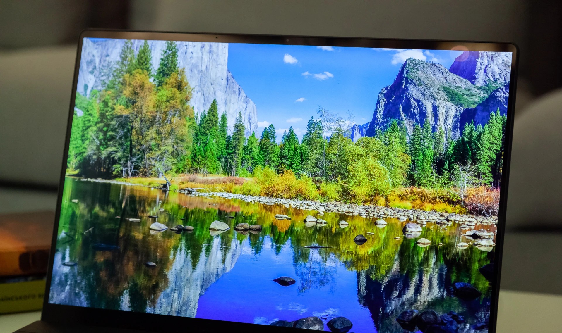 Đánh giá ASUS ProArt P16 (H7606WP) - Liệu có phải là chiếc laptop trong mơ của bạn? 63 ASUS ProArt P16 H7606WP 42