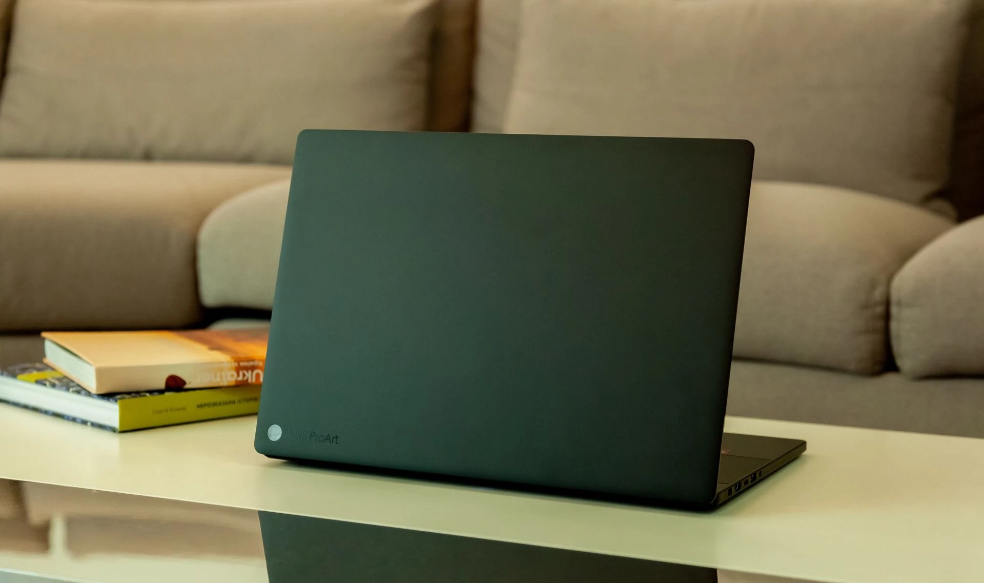 Đánh giá ASUS ProArt P16 (H7606WP) - Liệu có phải là chiếc laptop trong mơ của bạn? 56 ASUS ProArt P16 H7606WP 50