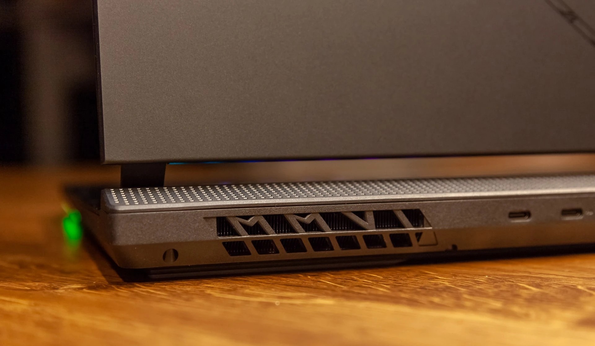 Đánh giá ASUS ROG Strix SCAR 17 (2023): Liệu có xứng đáng với ngôi vị laptop gaming đỉnh cao? 83 ASUS ROG Strix SCAR 17 2023 11