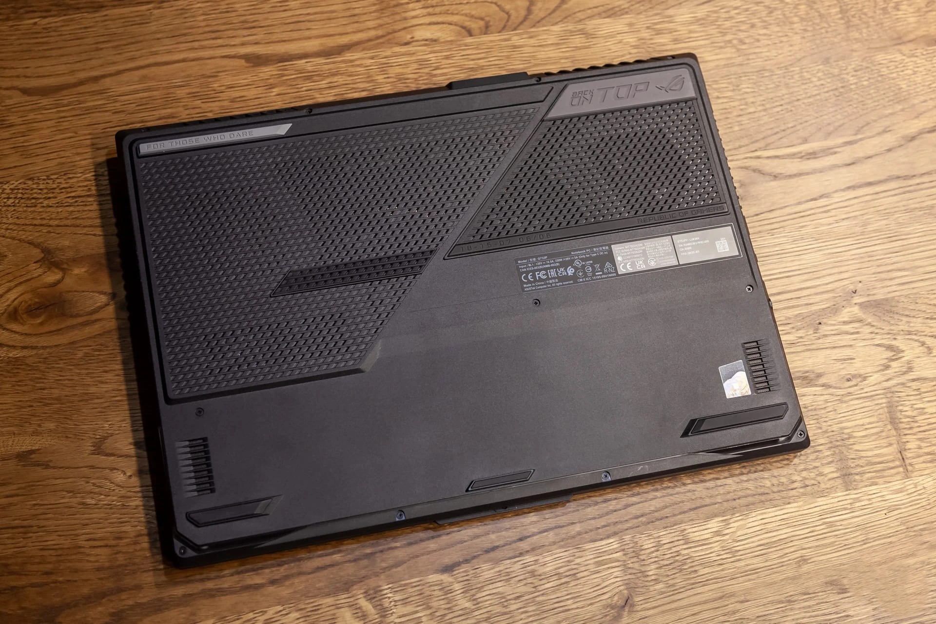 Đánh giá ASUS ROG Strix SCAR 17 (2023): Liệu có xứng đáng với ngôi vị laptop gaming đỉnh cao? 57 ASUS ROG Strix SCAR 17 2023 34