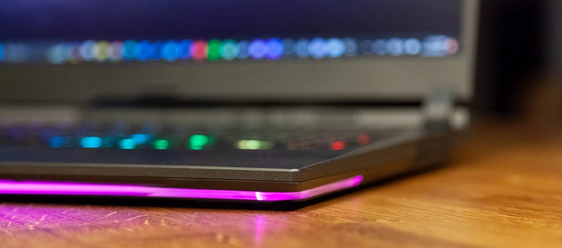 Đánh giá ASUS ROG Strix SCAR 17 (2023): Liệu có xứng đáng với ngôi vị laptop gaming đỉnh cao? 55 ASUS ROG Strix SCAR 17 2023 37 e1750062911301