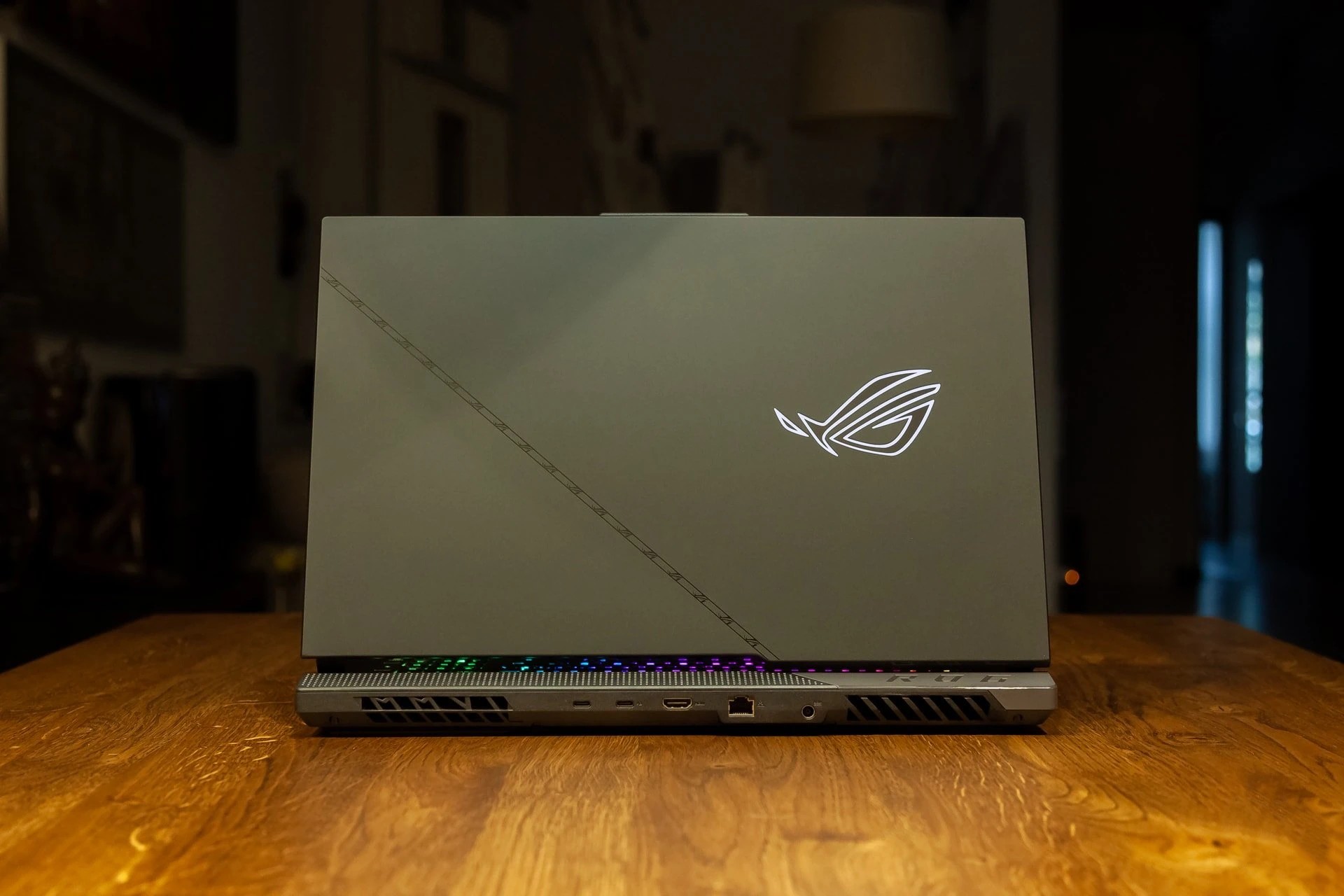 Đánh giá ASUS ROG Strix SCAR 17 (2023): Liệu có xứng đáng với ngôi vị laptop gaming đỉnh cao? 49 ASUS ROG Strix SCAR 17 2023 42
