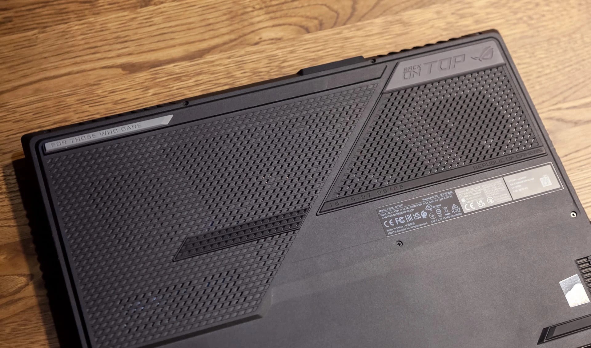 Đánh giá ASUS ROG Strix SCAR 17 (2023): Liệu có xứng đáng với ngôi vị laptop gaming đỉnh cao? 87 ASUS ROG Strix SCAR 17 2023 7