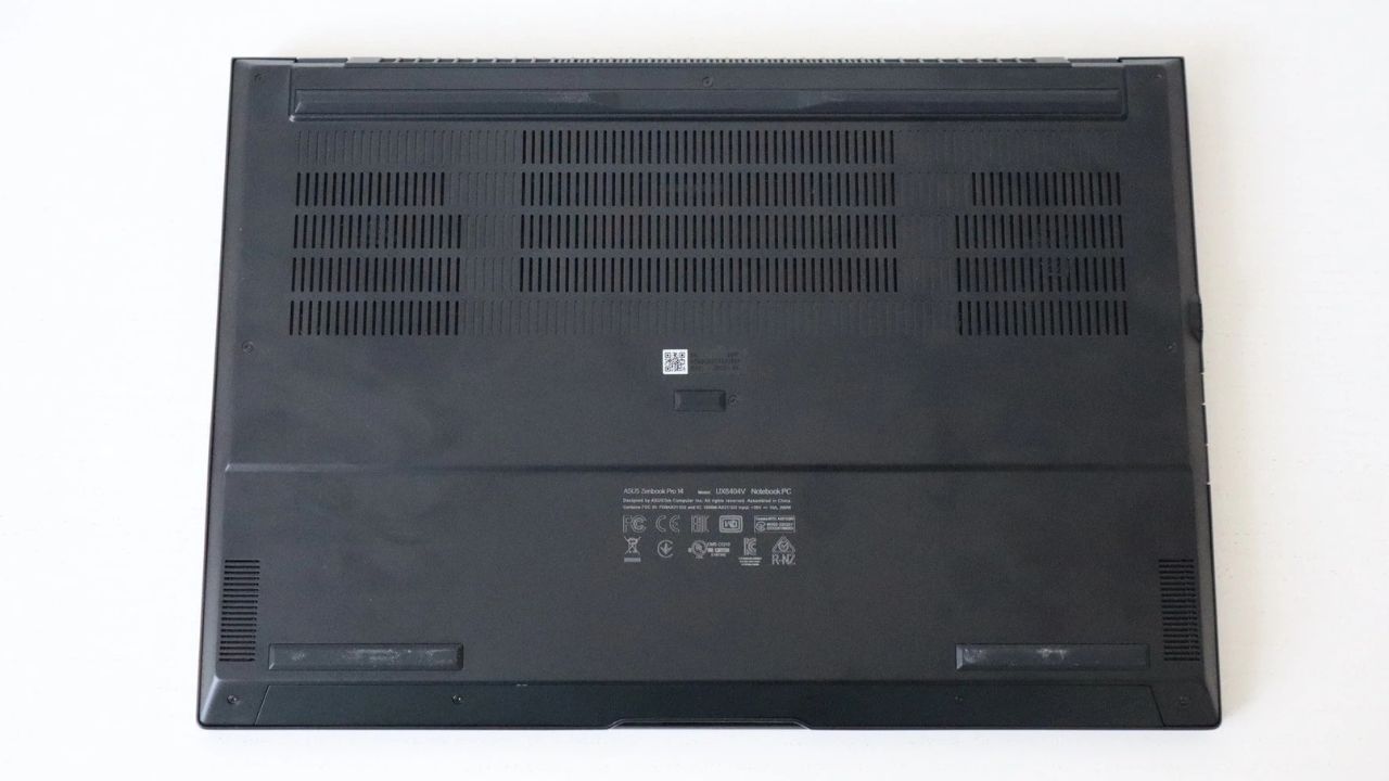 ASUS Zenbook 14 Pro OLED UX6404 14