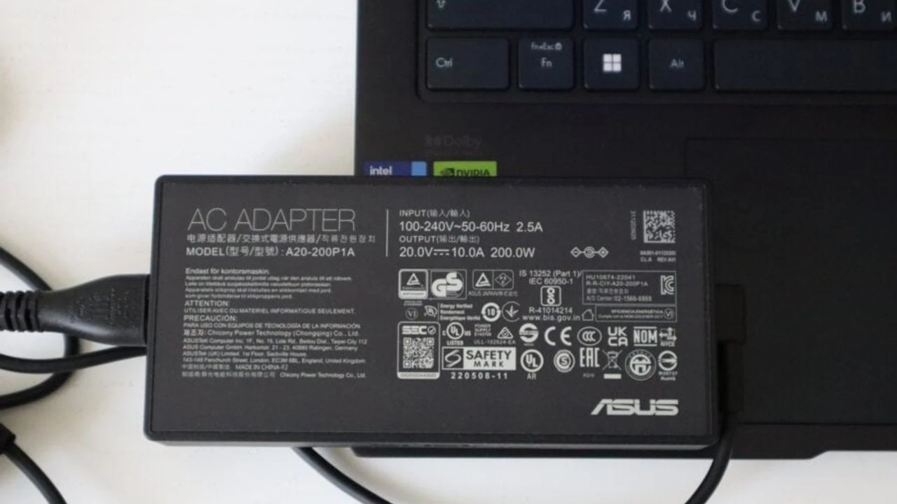 Đánh giá ASUS Zenbook 14 Pro OLED (UX6404): Laptop 14 inch mạnh mẽ nhất cho dân sáng tạo! 63 ASUS Zenbook 14 Pro OLED UX6404 21