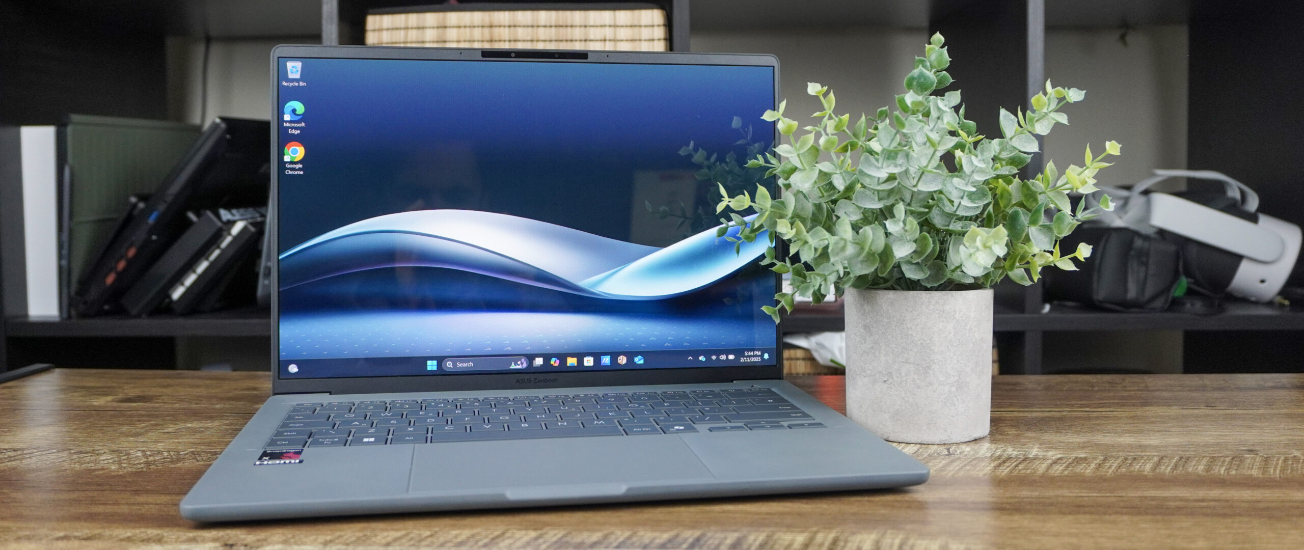 Đánh giá HP OmniBook Ultra Flip 14 - Liệu có phải là laptop 2in1 đáng sở hữu nhất năm 2025? 19 ASUS Zenbook A14 scaled