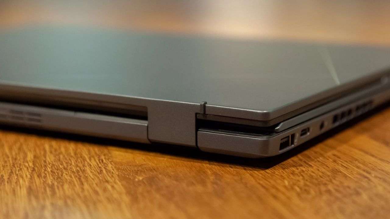 Đánh giá ASUS Zenbook DUO 2025 - Laptop này có gì mà khiến ai cũng mê mẩn? 79 ASUS Zenbook DUO 2025 47