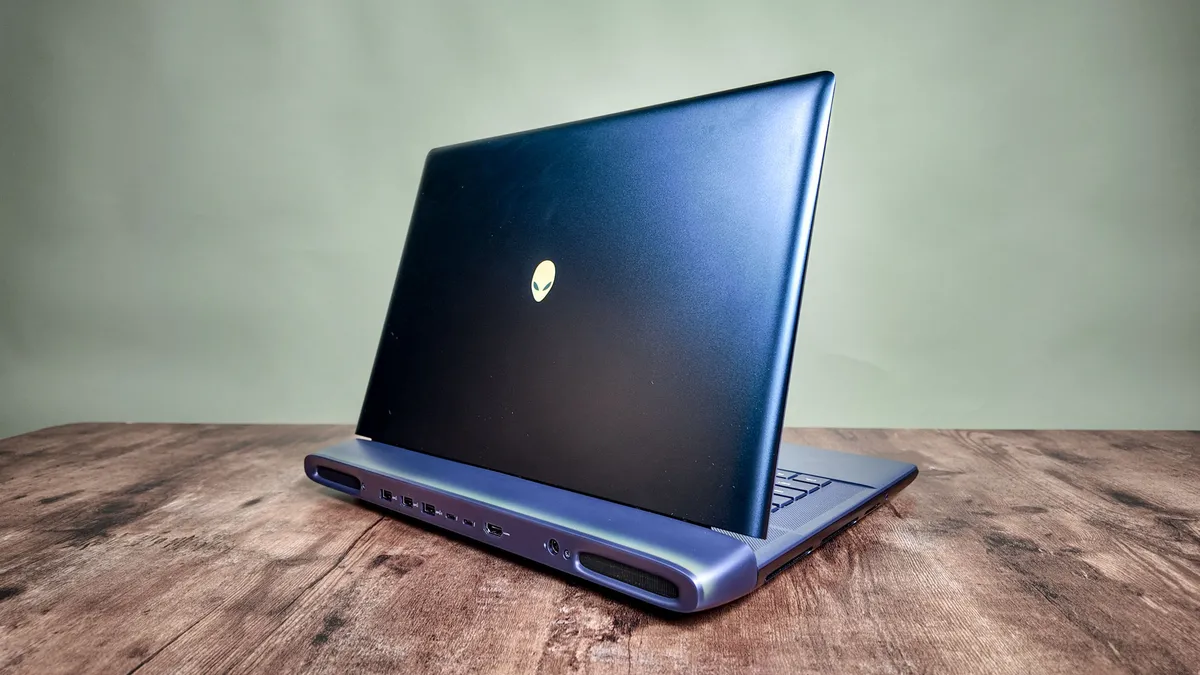 Alienware 16 Area 51 10