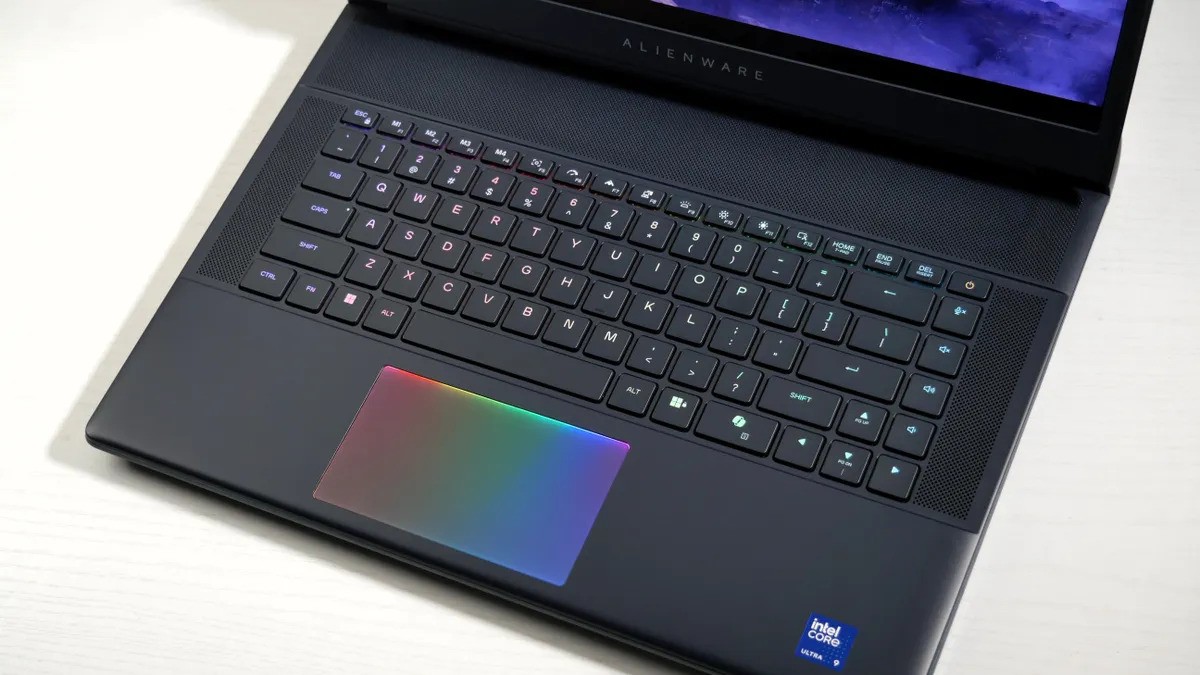 Laptop Alienware 16 Area-51 là một trong những laptop chơi game RTX 5080 rẻ nhất và gần như hoàn hảo 20 Alienware 16 Area 51 8