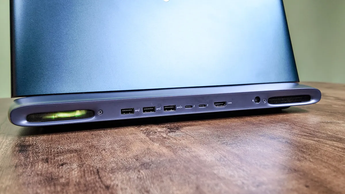 Alienware 16 Area 51 8