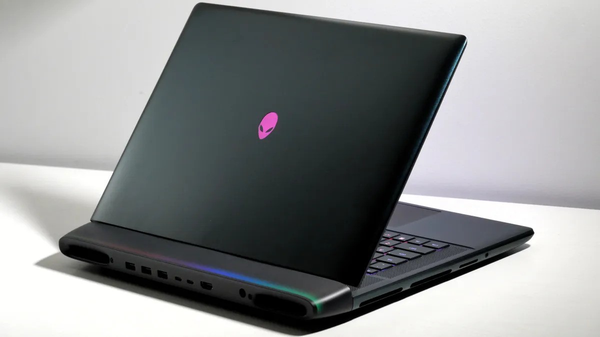 Laptop Alienware 16 Area-51 là một trong những laptop chơi game RTX 5080 rẻ nhất và gần như hoàn hảo 21 Alienware 16 Area 51 9
