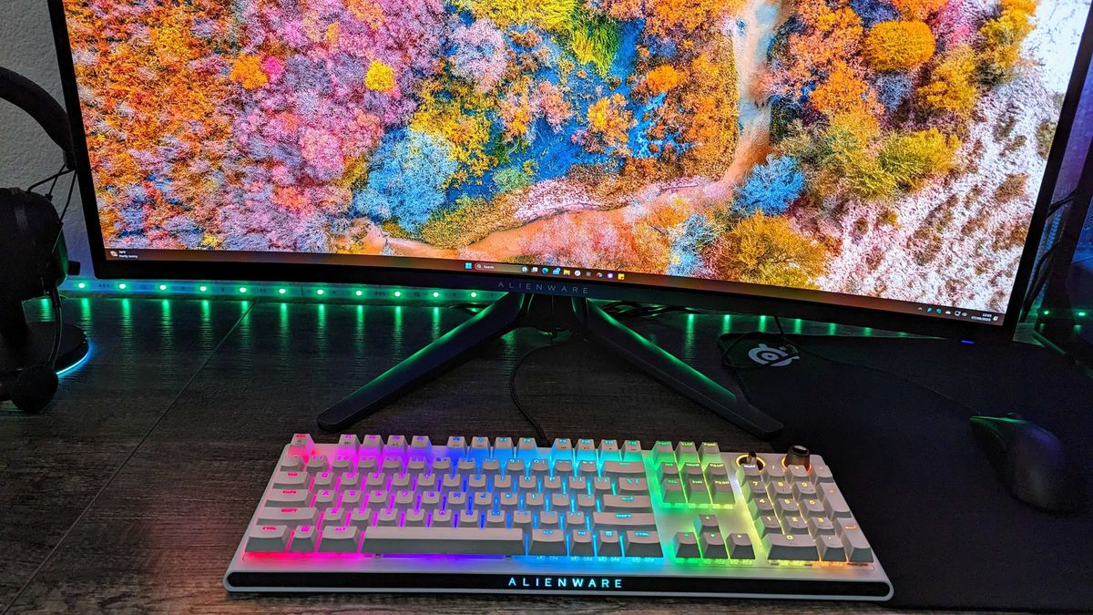 Alienware Tri Mode AW920K 1