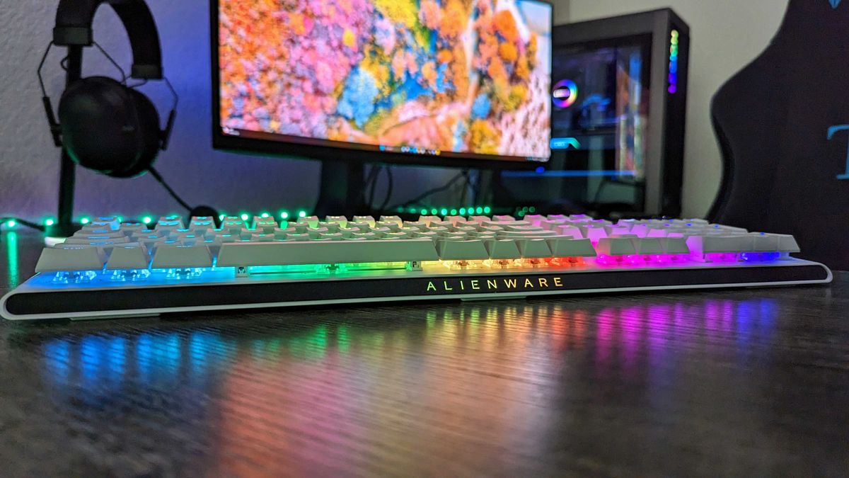 Alienware Tri Mode AW920K 7