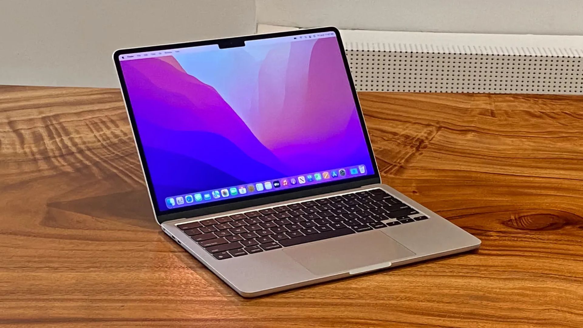 Đánh giá Apple MacBook Air M2 2022 - Lựa chọn lý tưởng cho học sinh, sinh viên và người dùng đa nhiệm 1 Apple MacBook Air M2 2022 11