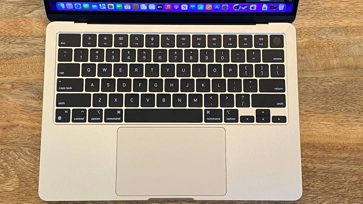 Đánh giá Apple MacBook Air M2 2022 - Lựa chọn lý tưởng cho học sinh, sinh viên và người dùng đa nhiệm 29 Apple MacBook Air M2 2022 2