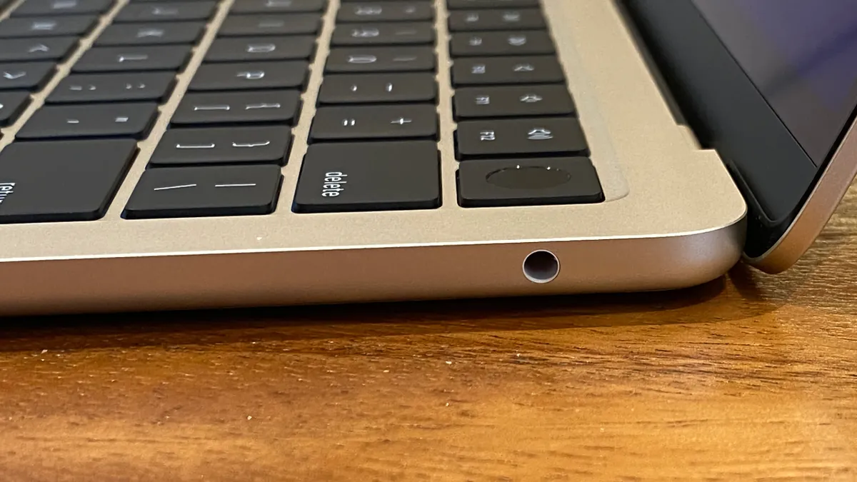 Đánh giá Apple MacBook Air M2 2022 - Lựa chọn lý tưởng cho học sinh, sinh viên và người dùng đa nhiệm 21 Apple MacBook Air M2 2022 3