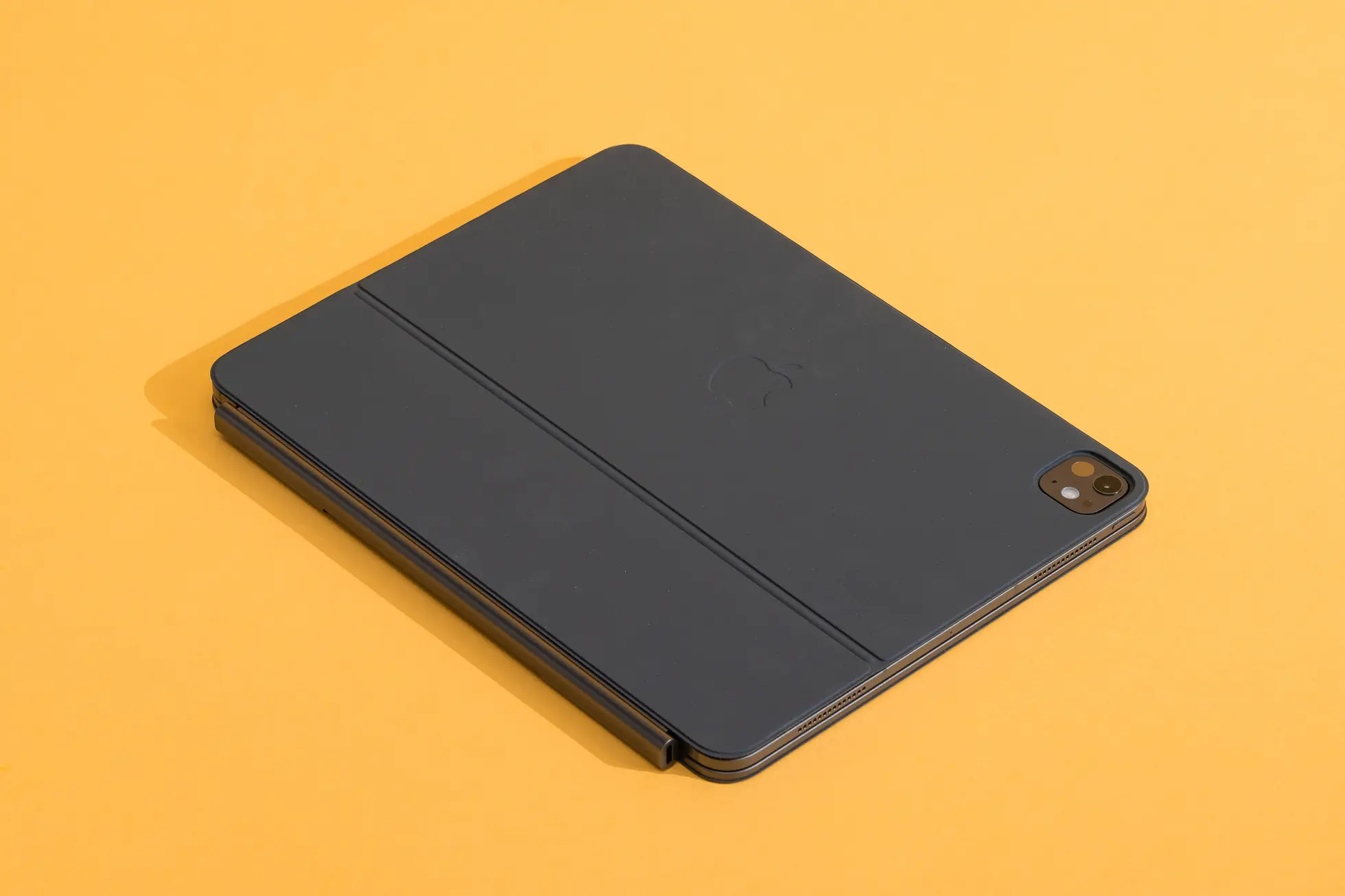 Top 4 ốp lưng bàn phím tốt nhất cho iPad Pro: Đâu là lựa chọn của bạn? 30 Apple Magic Keyboard 1