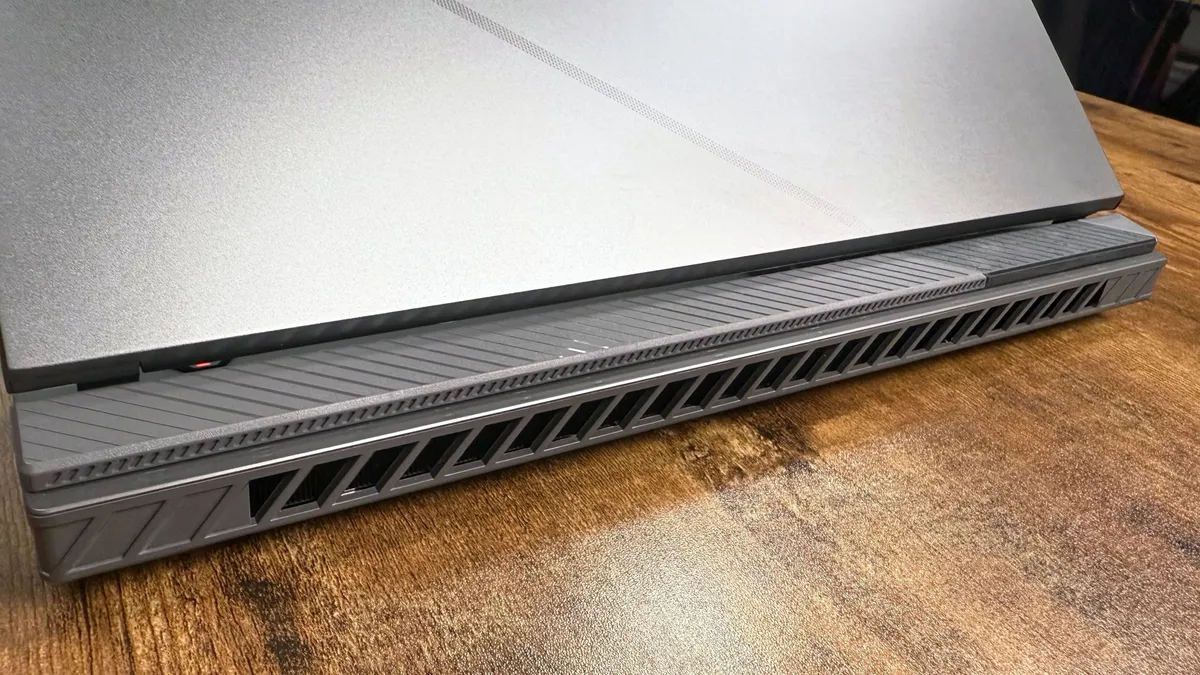 Asus ROG Strix G16 8