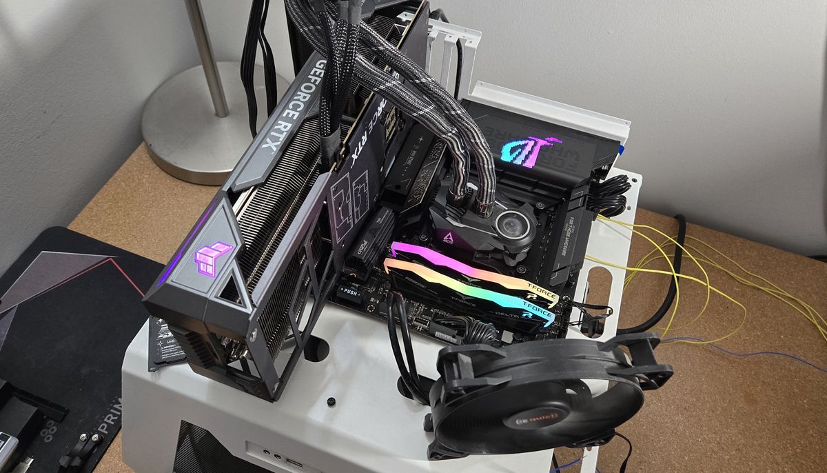 Đánh giá Asus ROG Strix X870E-E Gaming WiFi: Vì sao đây là lựa chọn hoàn hảo cho dàn PC gaming của bạn? 110 Asus ROG Strix X870E E Gaming WiFi 30