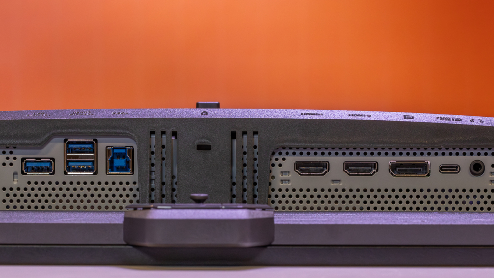 Asus ROG Swift PG27UCDM 3