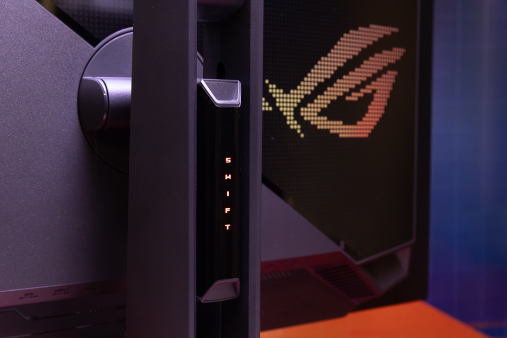 Asus ROG Swift PG27UCDM 4