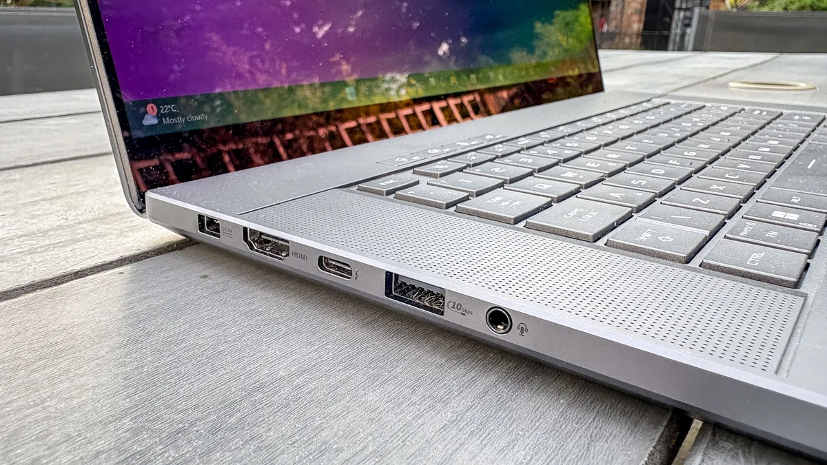 Asus ROG Zephyrus G16 2025 3