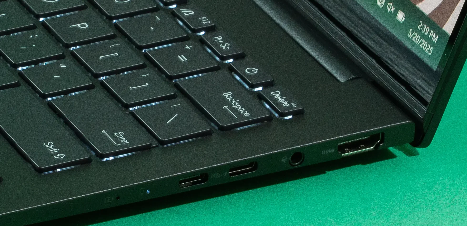 Asus Zenbook 14 OLED UM3406 4 e1750325415540