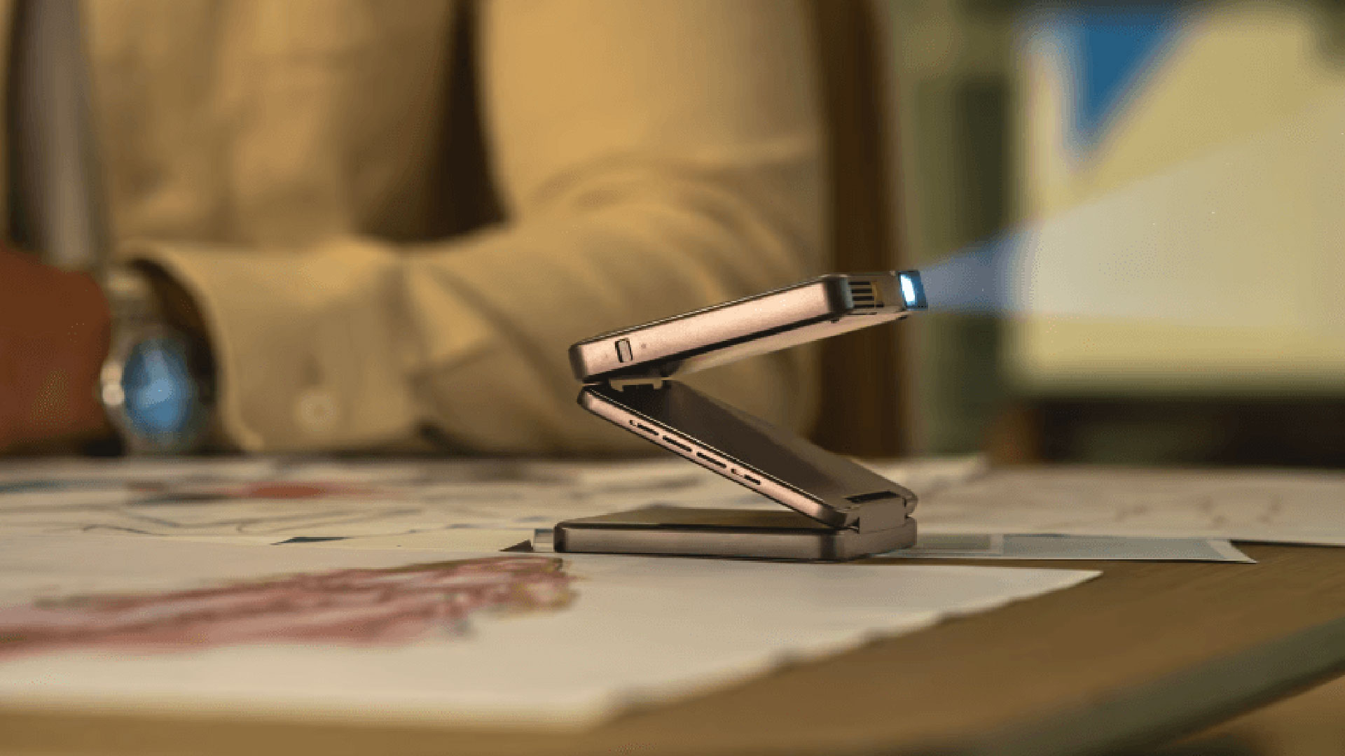 Aurzen ZIP Tri Fold 01