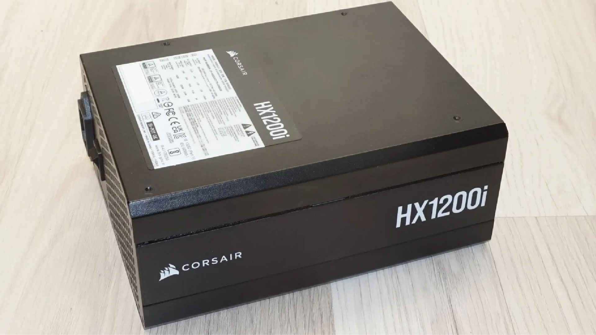 Corsair HX1200i 1 01