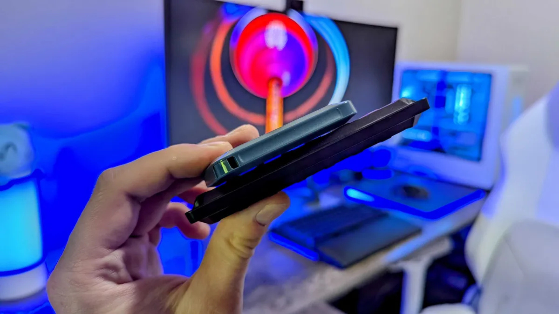 Crucial X10 Portable SSD O SSD sieu nho dung luong khung 8TB toc do 4