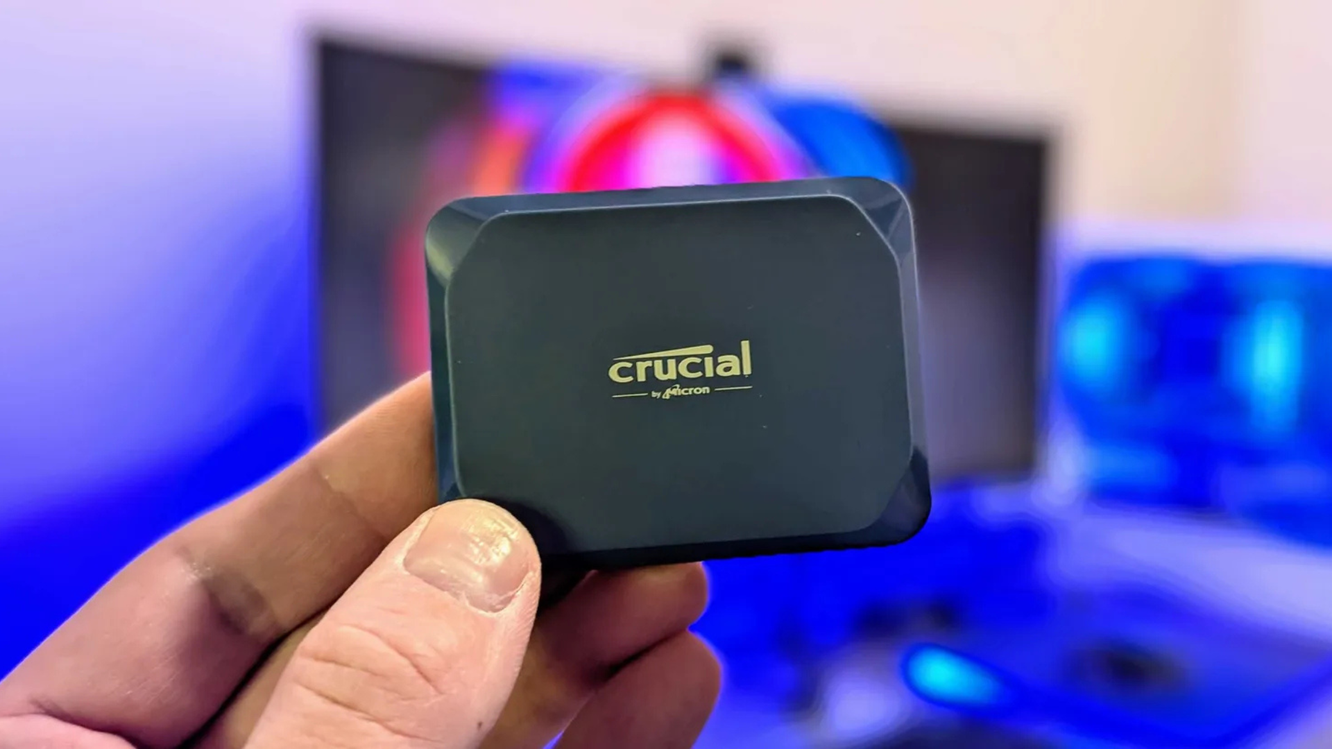 Crucial X10 Portable SSD O SSD sieu nho dung luong khung 8TB toc do ca 1