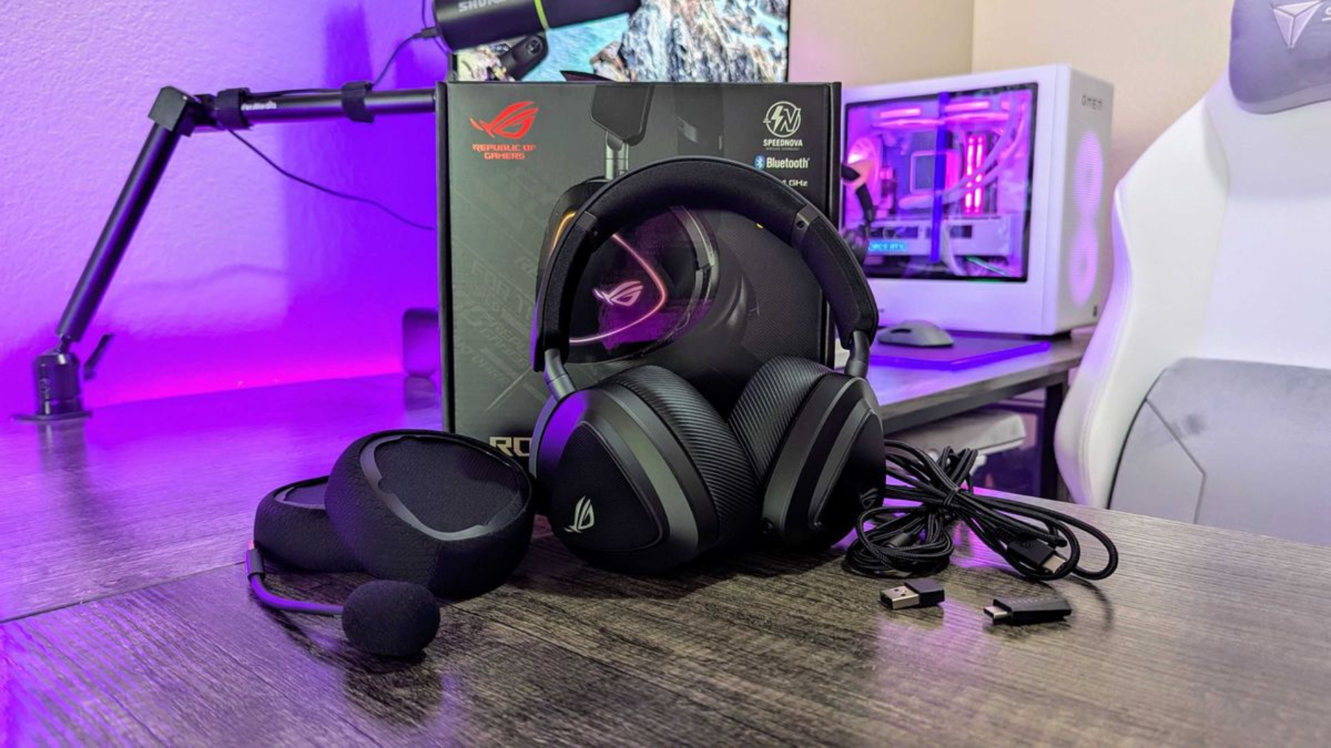 Đánh giá ASUS ROG Delta II: Tai nghe gaming không dây ấn tượng với thiết kế tam giác độc đáo 9 Danh gia ASUS ROG Delta II Tai nghe gaming khong day an tuong voi thiet ke tam giac doc dao 2