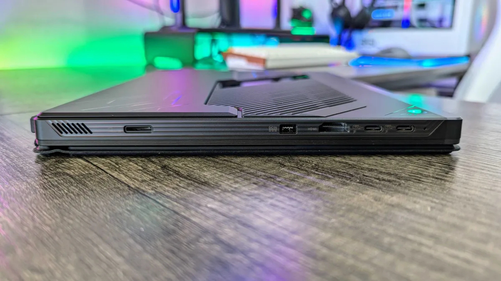 Đánh giá ASUS ROG Flow Z13 (2025): Siêu phẩm máy tính bảng gaming cho dân công nghệ, nhưng không phải ai cũng cần 27 Danh gia ASUS ROG Flow Z13 2028 Sieu pham may tinh bang gaming cho dan cong nghe nhung khong phai ai