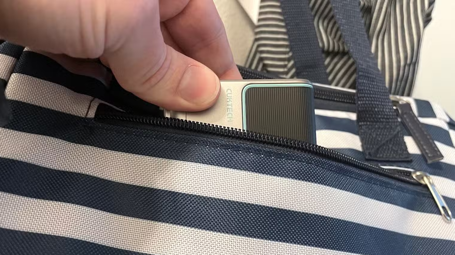 Đánh giá CUKTECH 15 GaN 140W: Sạc mạnh mẽ trong thiết kế nhỏ gọn nhưng hơi nặng 8 Danh gia CUKTECH 15 GaN 140W Sac manh me trong thiet ke nho gon nhung hoi nang 5