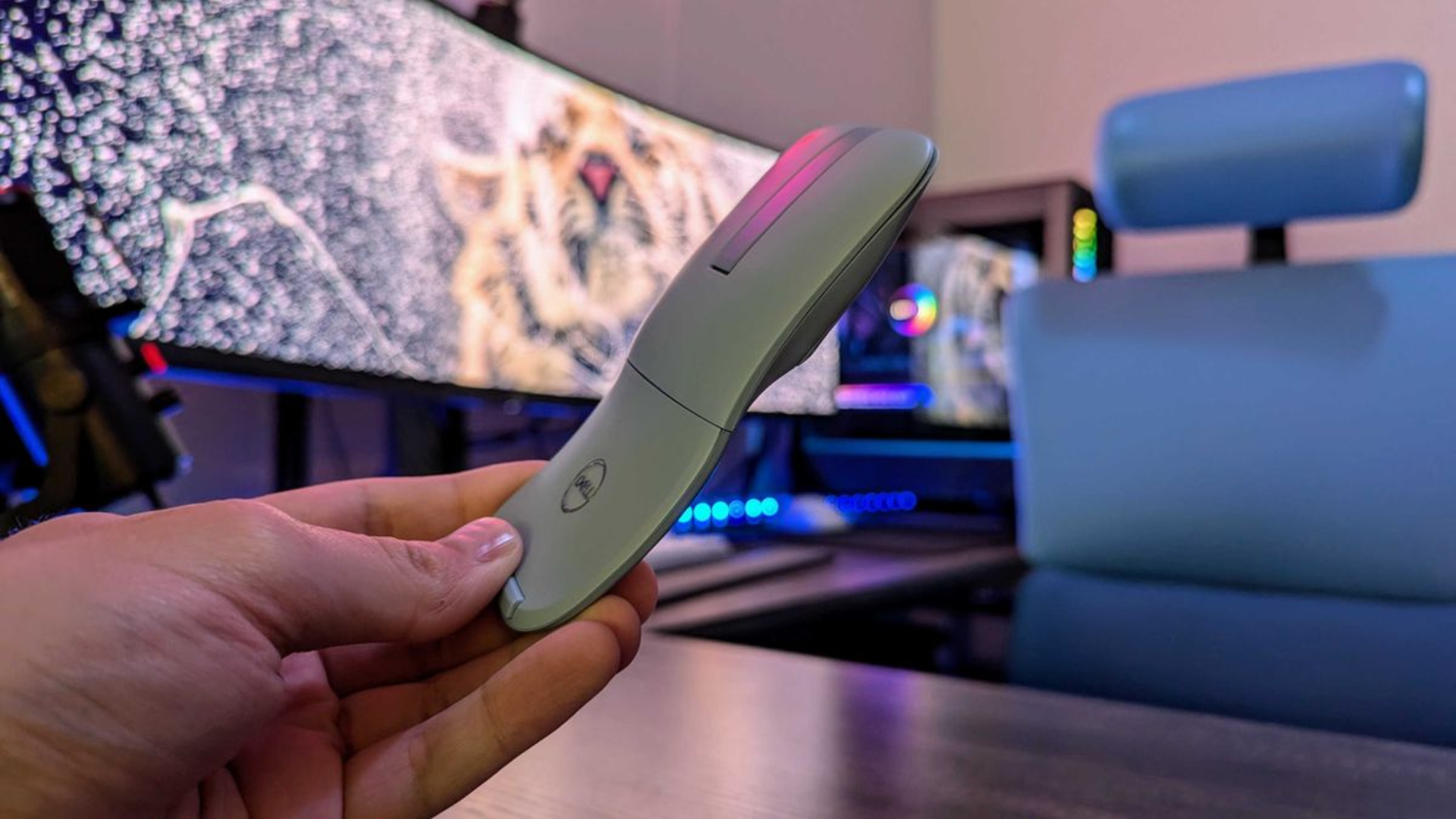 Danh gia Dell Bluetooth Travel Mouse MS700 Chuot khong day sieu mong di dong nhung hieu suat trung binh 2