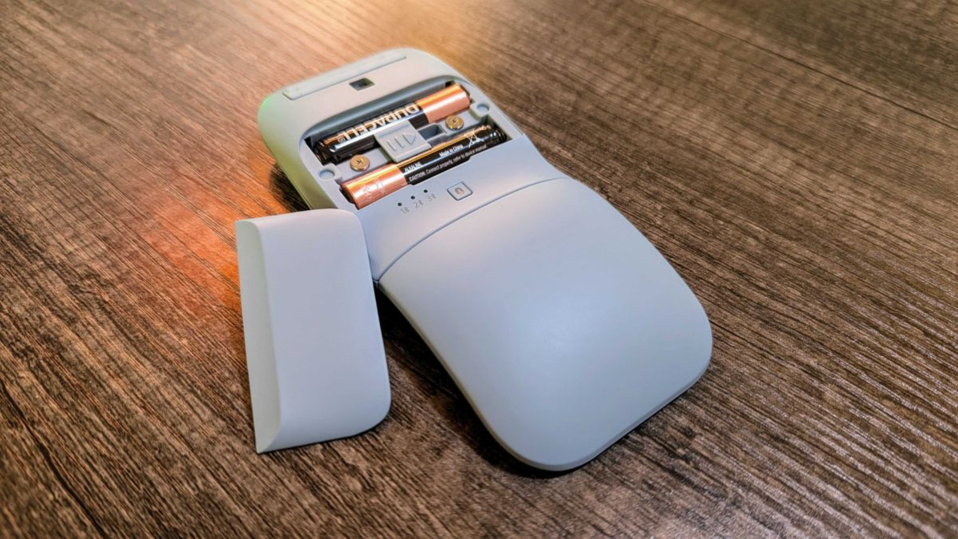 Danh gia Dell Bluetooth Travel Mouse MS700 Chuot khong day sieu mong di dong nhung hieu suat trung binh 5