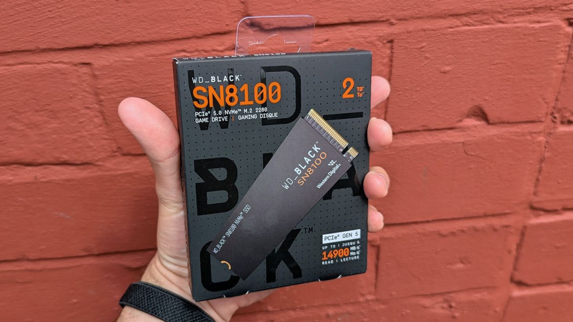 Danh gia WD BLACK SN8100 PCIe 5.0 NVMe SSD Toc do doc gap doi Samsung 990 Pro gia tri vuot troi 2