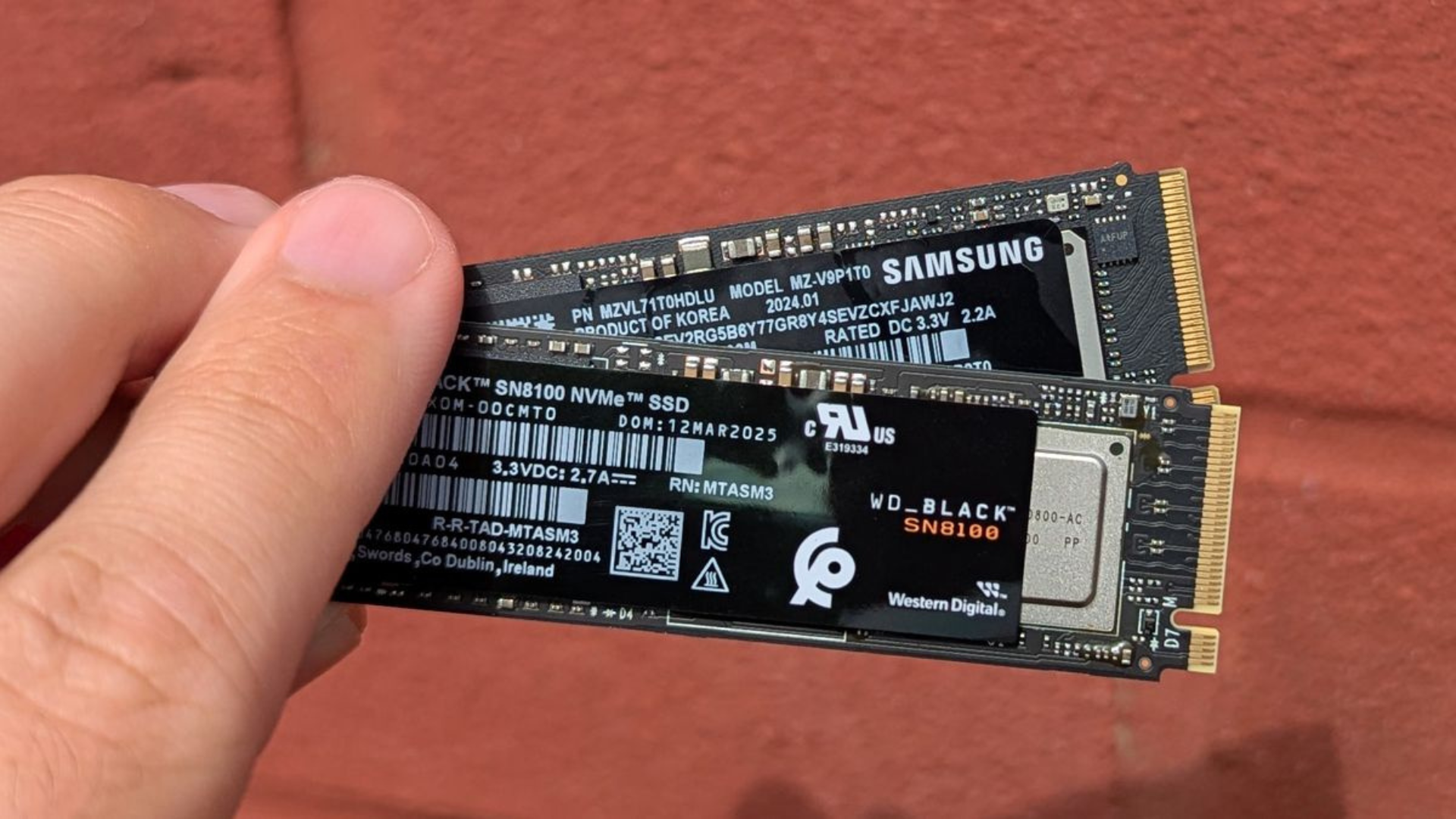 Danh gia WD BLACK SN8100 PCIe 5.0 NVMe SSD Toc do doc gap doi Samsung 990 Pro gia tri vuot troi 4