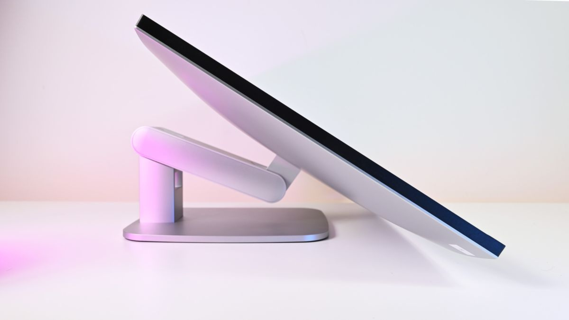 Đánh giá đầu tiên HP EliteStudio 8 AiO G1i: PC All-in-One đỉnh cao với KVM switch tích hợp 10 Danh gia dau tien HP EliteStudio 8 AiO G1i PC All in One dinh cao voi KVM switch tich hop 7