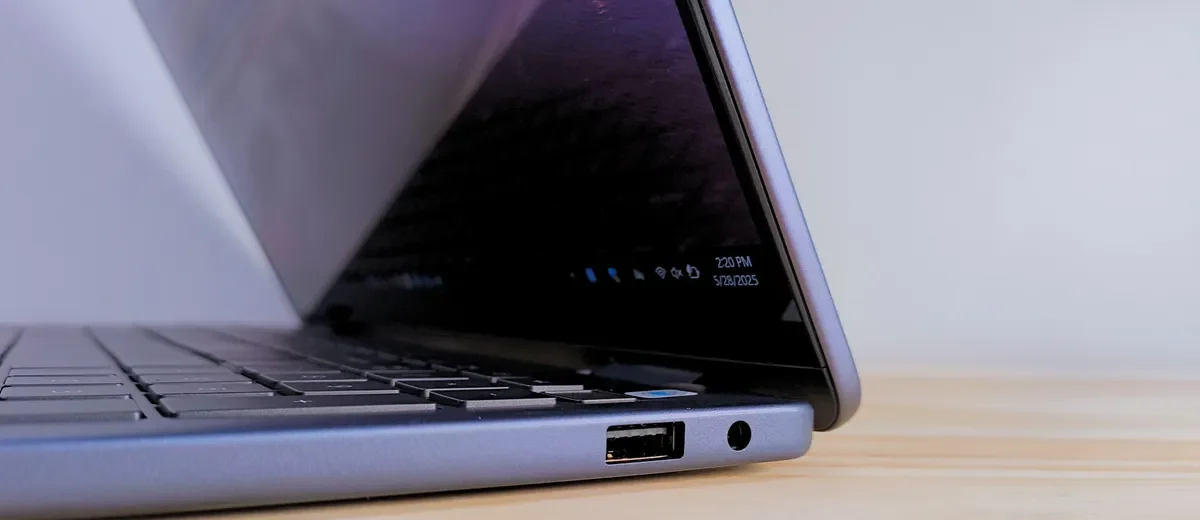 Đánh giá Dell 16 Plus 2in1 (DB06250): Công cụ hoàn hảo cho người dùng đòi hỏi khả năng đa nhiệm 23 Dell 16 Plus 2 in 1 DB06250 2 e1750433268594