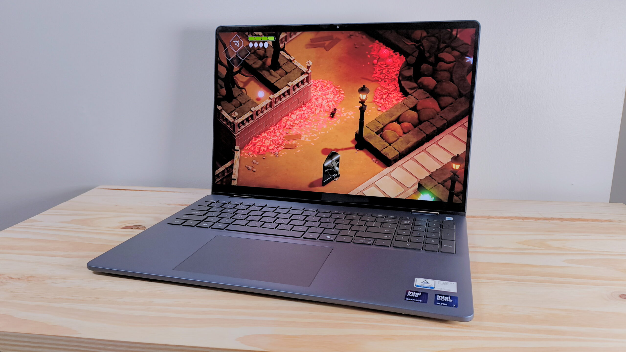 Đánh giá Dell 16 Plus 2in1 (DB06250): Công cụ hoàn hảo cho người dùng đòi hỏi khả năng đa nhiệm 37 Dell 16 Plus 2 in 1 DB06250 3 scaled